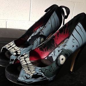 IF glow in the dark scull pumps with bow